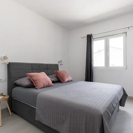 Apartment Srecko House Trogir
