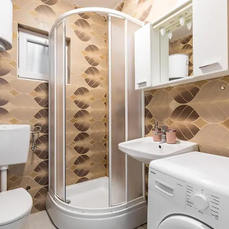 Srecko House Apartment *